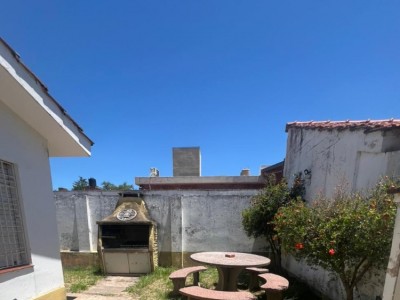 CASA 2 DORMITORIOS