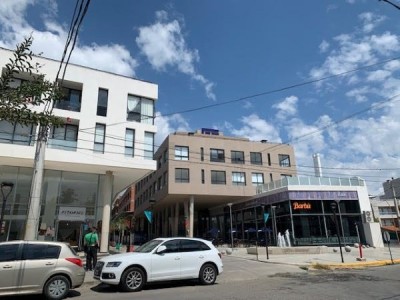 DEPTO CENTRO COCHERA Y PILETA