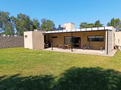 HERMOSA CASA 2 DORMITORIOS