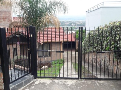 CASA CON PILETA