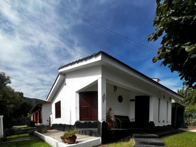 CASA EN SOL Y RIO