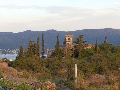 TERRENO CON VISTA EN VILLA DEL LAGO