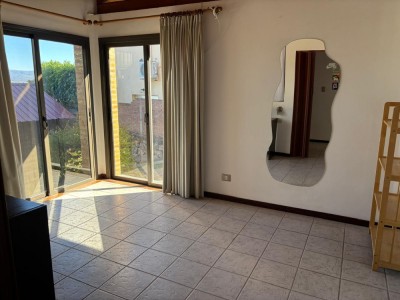 CASA CON PILETA
