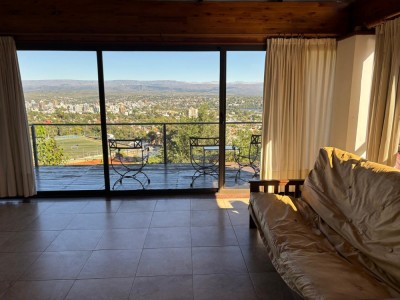 CASA CON PILETA