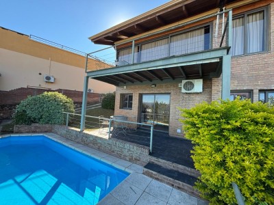 CASA CON PILETA