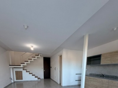 DUPLEX 2 DORM. PLENO CENTRO