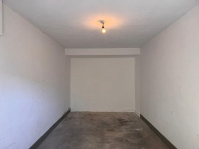 COCHERA / DEPOSITO CENTRICO EN VENTA