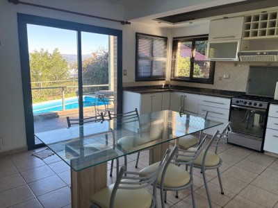 CASA CON PILETA