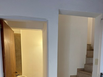 DUPLEX DE 2 DORMITORIOS CON COCHERA Y PILETA 