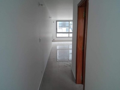 DEPTO CENTRICO CON COCHERA Y PILETA