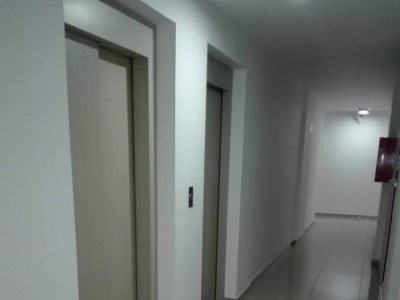 DEPTO CENTRICO CON COCHERA Y PILETA